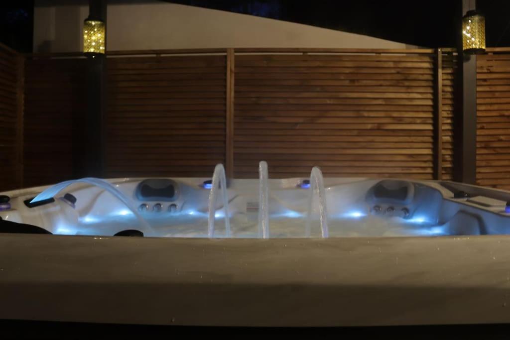 Spa & Serenite, Aux Portes De Disney Et De Paris Villiers-sur-Morin 外观 照片